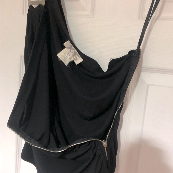 One of a kind one shoulder top - Picture 4 of 4